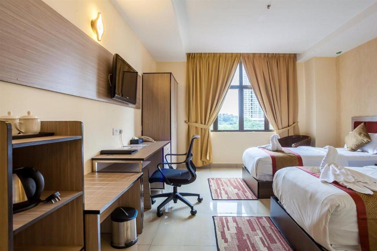 Dolphin Hotel, Chow Kit Kuala Lumpur Exterior photo